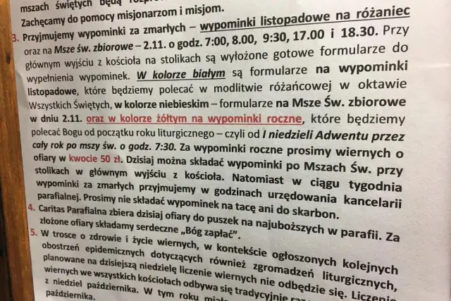 Formularze na wypominki roczne w kolorze żółtym. Ofiara za wypominki roczne wynosi 50 zł.